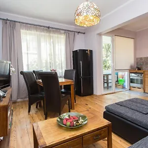 Colorful 2bdr In The Center Apartamento